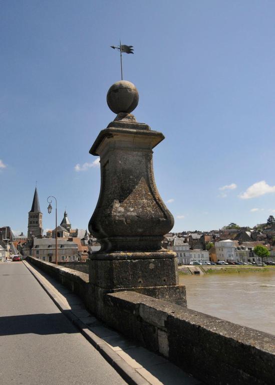 Apartament Le Passage La Charité-sur-Loire Zewnętrze zdjęcie