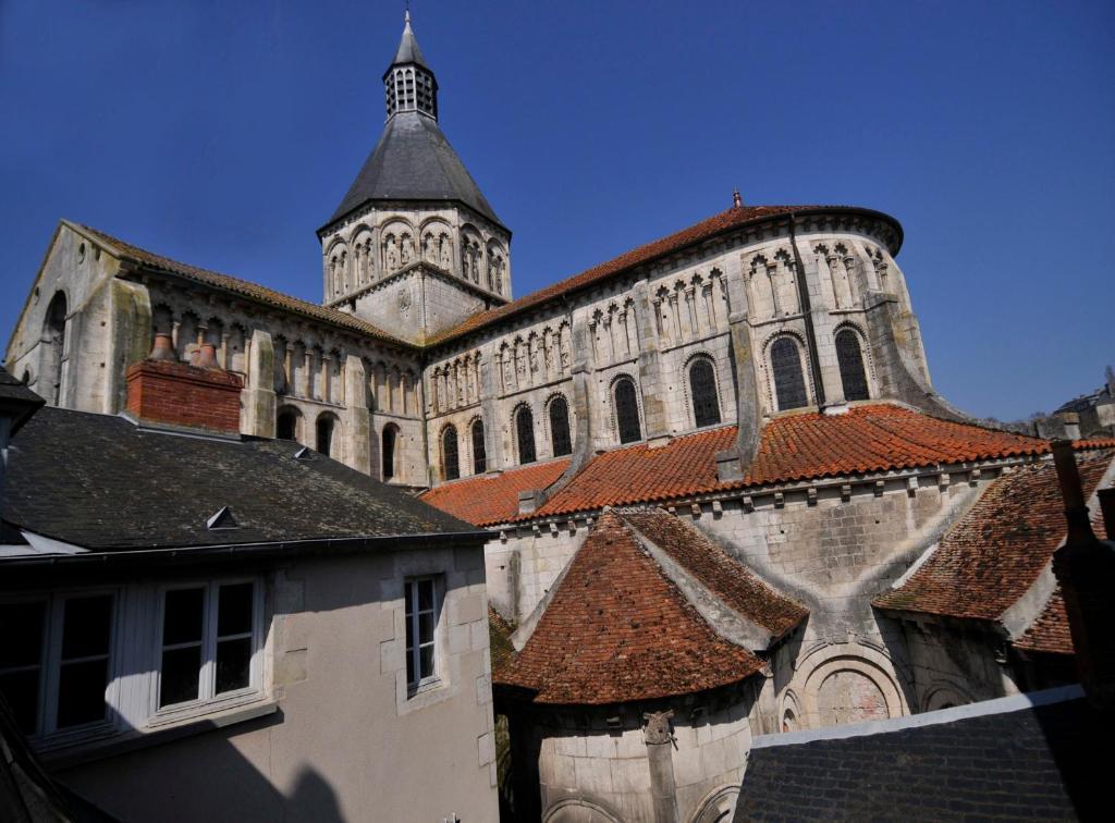 Apartament Le Passage La Charité-sur-Loire Pokój zdjęcie